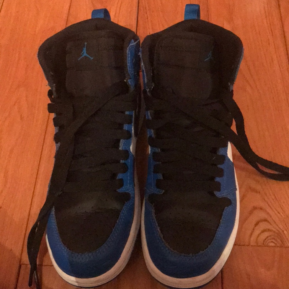 Boys Jordan royal blue